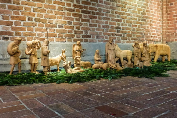 Krippenfiguren in der Marktkirche aus alten Hlzern