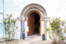Das Eingangsportal der Kirche