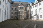 ... in dem wir die Renaissance-Fassade sehen
