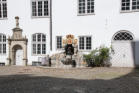 Kunst an jedem Ort, auch im Innenhof.