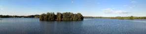 Panoramablick über den Großen Eutiner See, im Vordergrund die Fasaneninsel