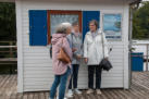 Vor dem Kassenhäuschen